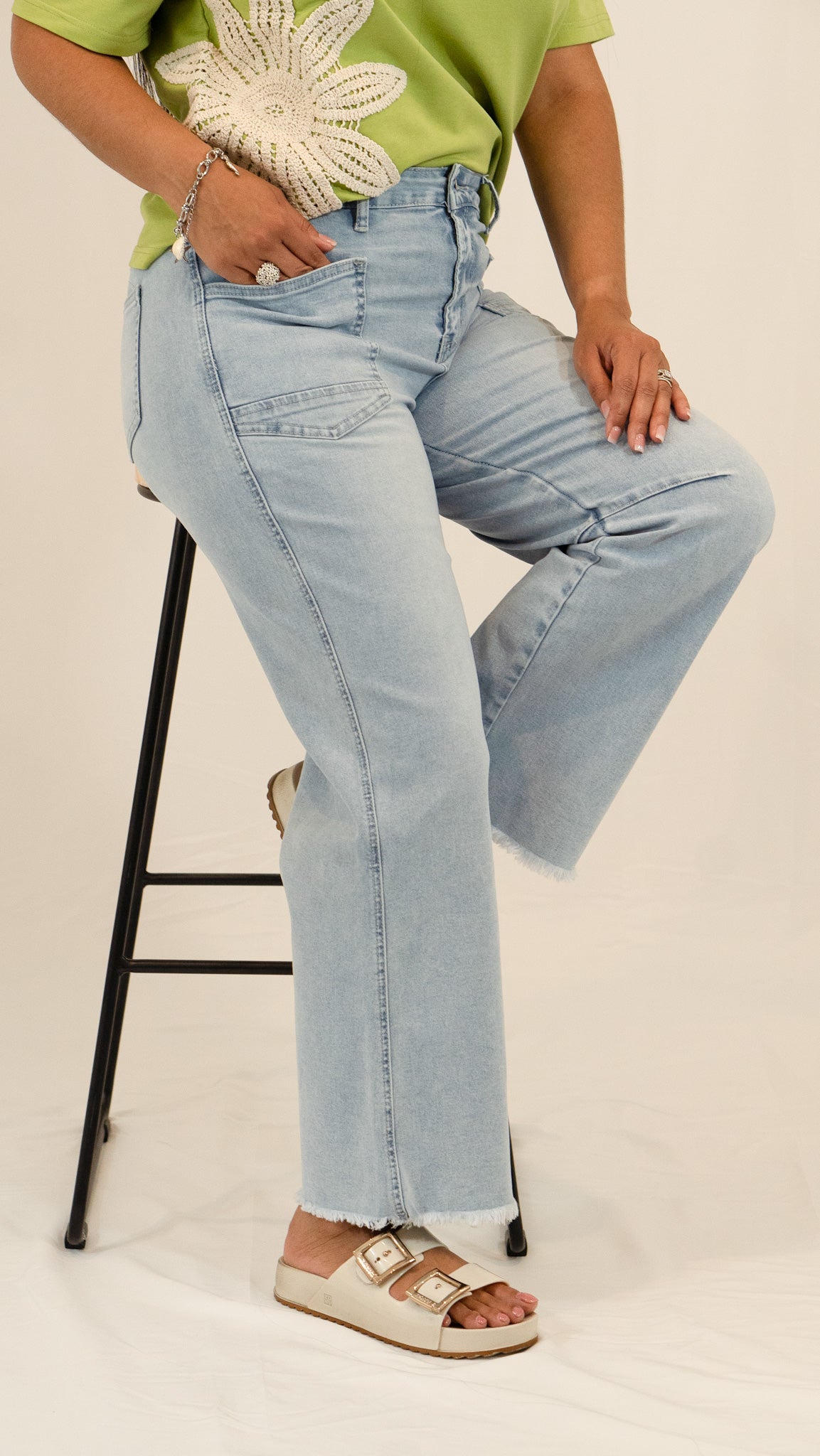 Cropped Straight Jeans